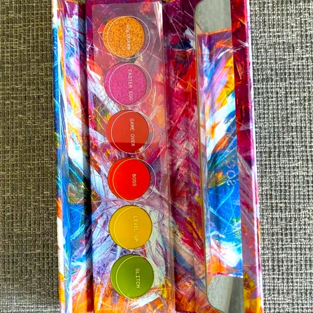 Kaleidos Futurism VR neon palette